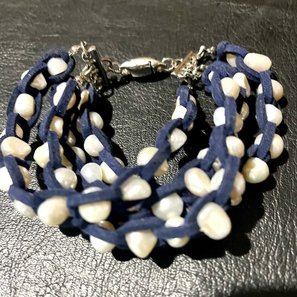 Handmade Bracelet w/Real Genuine Pearls woven into 4 navy leather straps - Picture 2 of 8